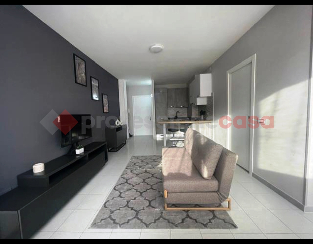 Quartiere servito, appartamento ristrutturato, climatizzato, parcheggio vicino alla palazzina